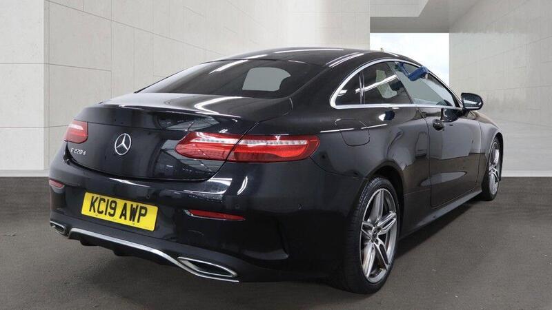 Mercedes-Benz E-Class view 5