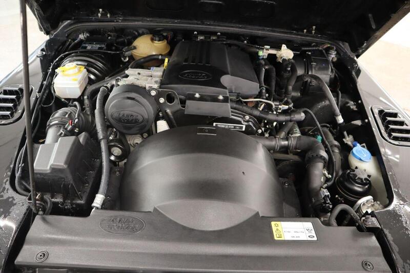 Land Rover Defender view 22