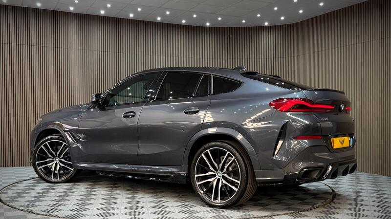 BMW X6 view 2