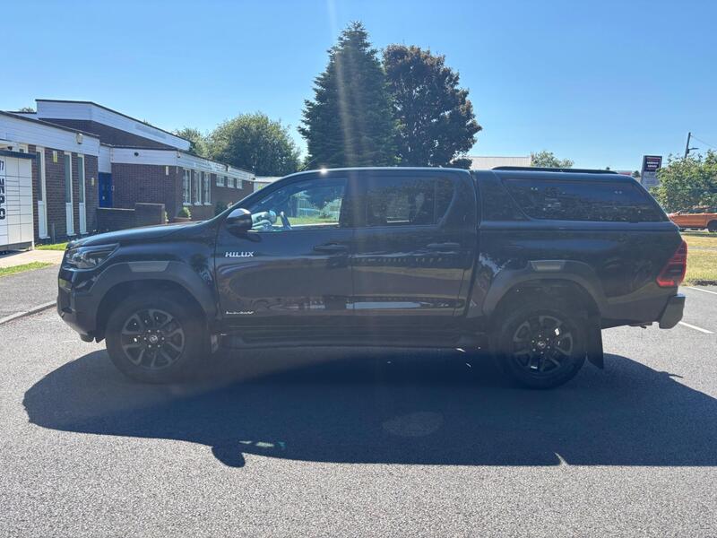 Toyota Hilux view 4