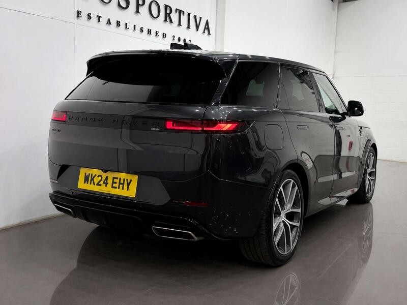Land Rover Range Rover Sport view 4