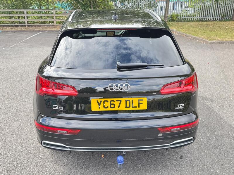 Audi Q5 view 6