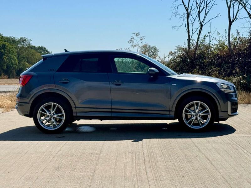Audi Q2 view 6