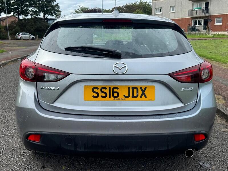 Mazda Mazda3 view 4