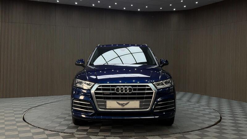 Audi Audi Q5 view 4