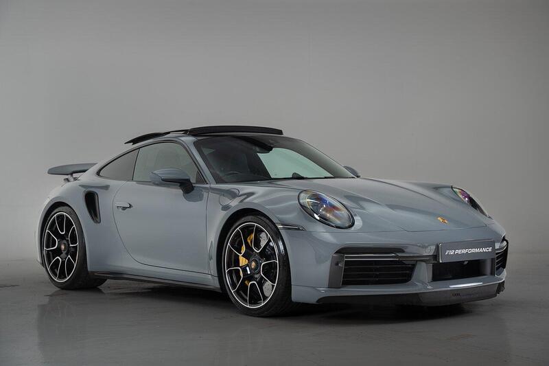 Porsche 911 view 5