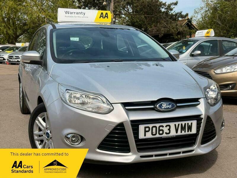 2013 Ford Focus 1.0T EcoBoost Titanium Euro 5 (s/s) 5dr photo 2