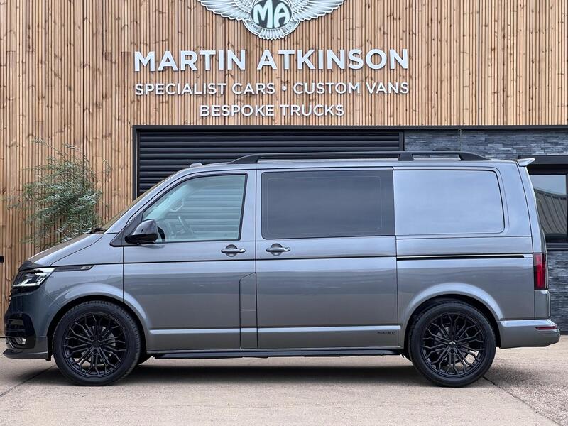 Volkswagen Transporter view 5