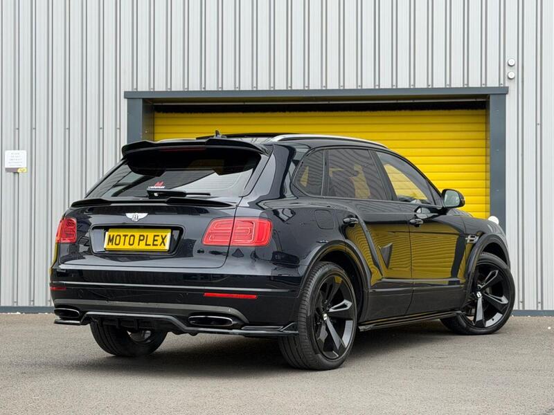 Bentley Bentayga view 7