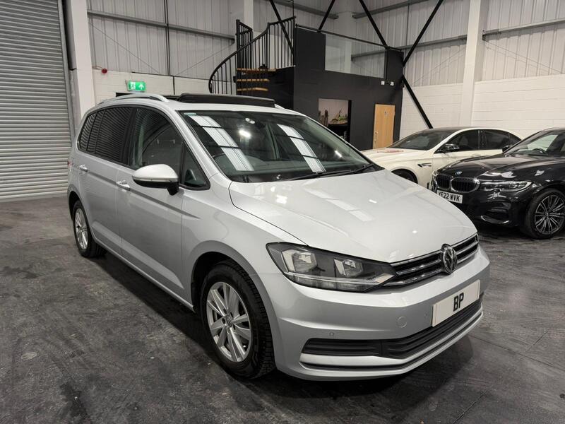 Volkswagen Touran main image