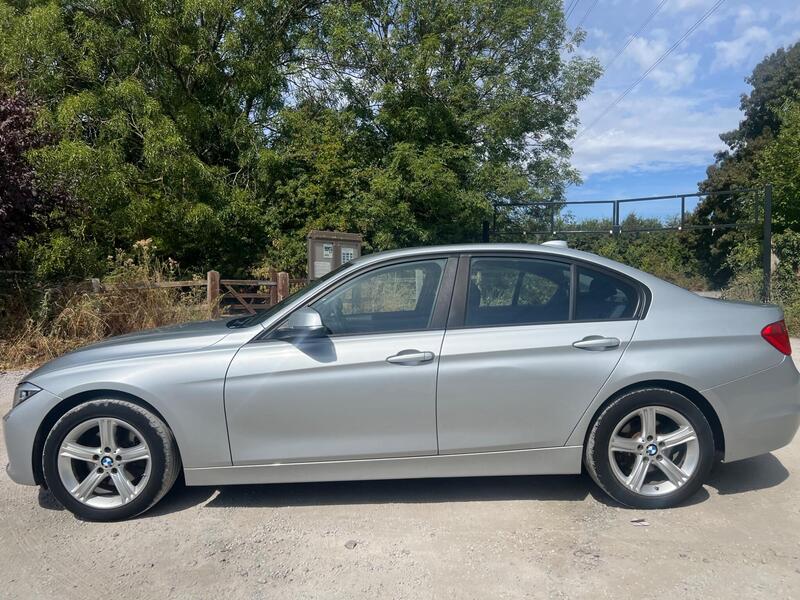 BMW 3 Series view 3