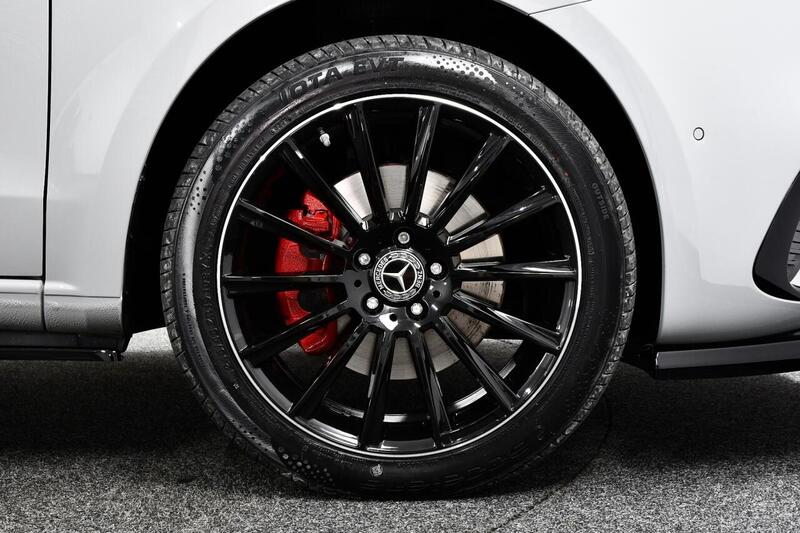 Mercedes-Benz Vito view 3