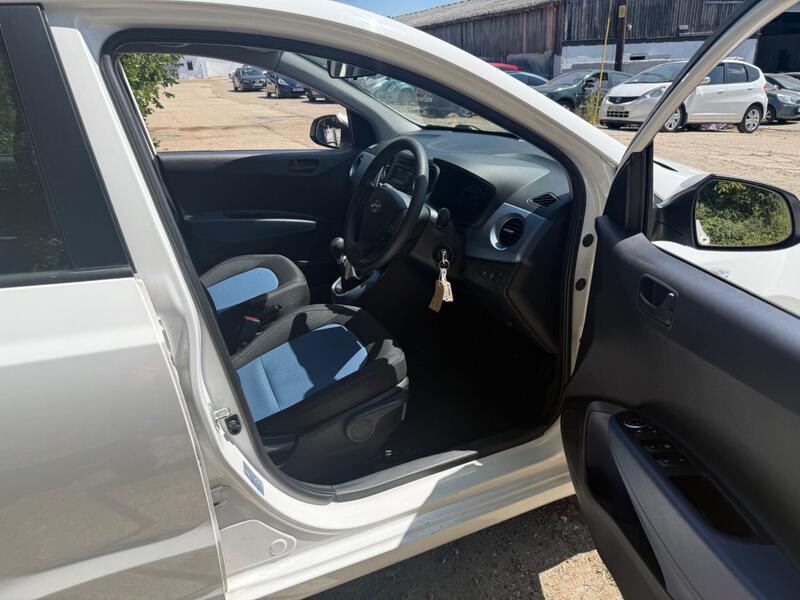 2014 Hyundai i10 — photo 17
