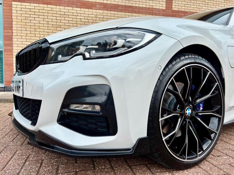 BMW 3 Series view 5