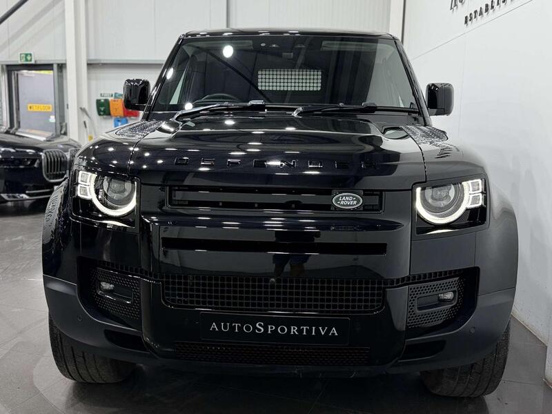 Land Rover Defender view 6