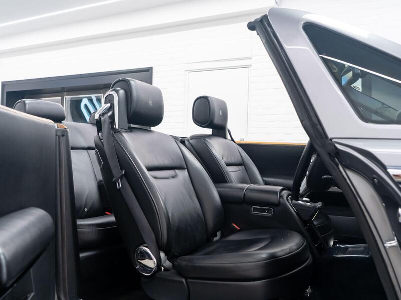 Rolls-Royce Phantom view 7