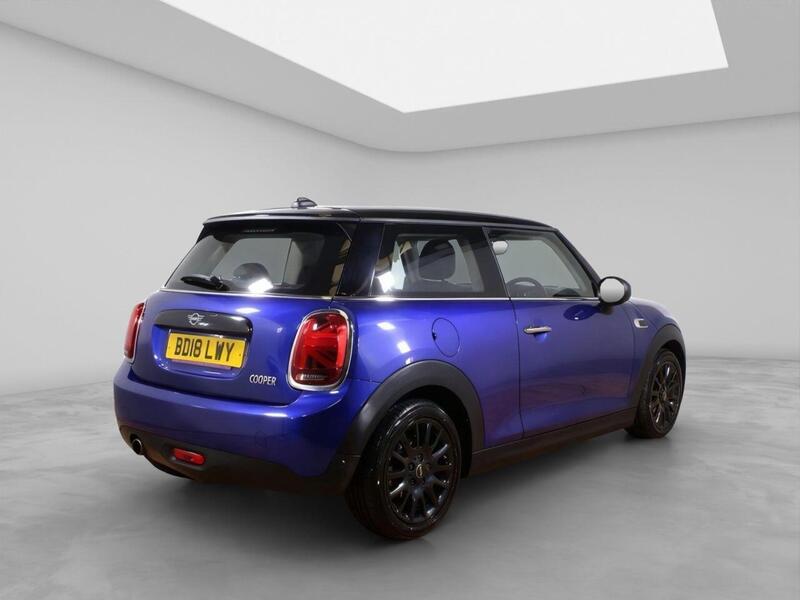 Mini Hatch view 4