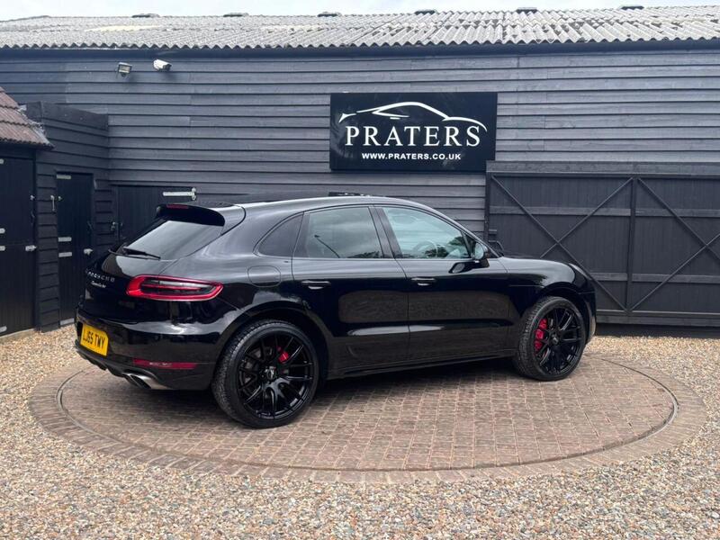Porsche Macan view 4