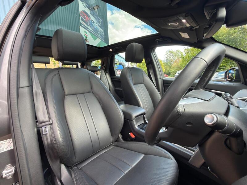 Land Rover Discovery Sport view 2