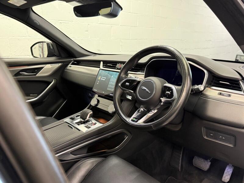 Jaguar F-Pace view 4
