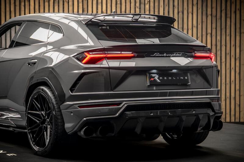 Lamborghini Urus view 4