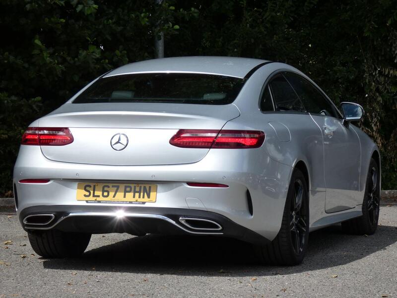 Mercedes-Benz E-Class view 6