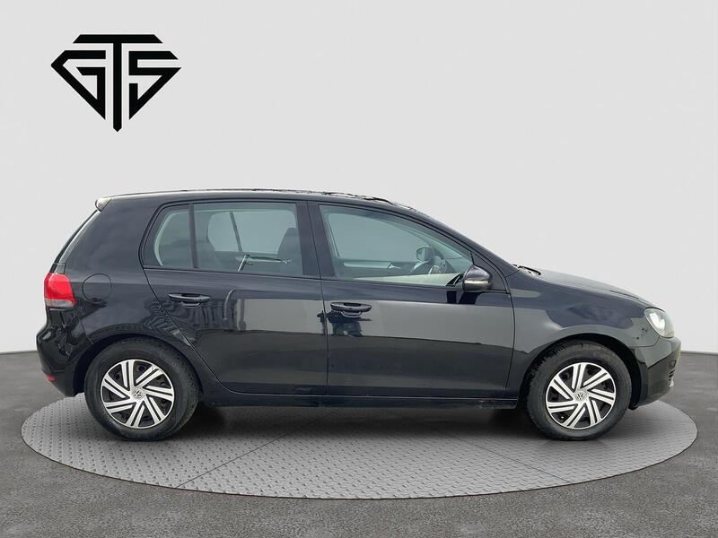 Volkswagen Golf view 2