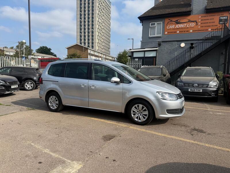 Volkswagen Sharan main image