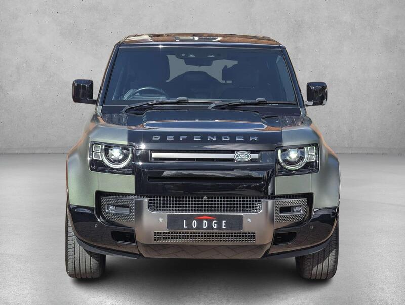 Land Rover Defender 90 view 2