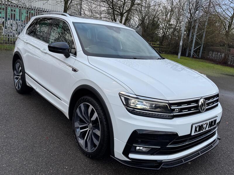 Volkswagen Tiguan view 3