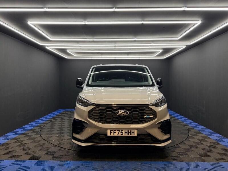 Ford Transit Custom view 4