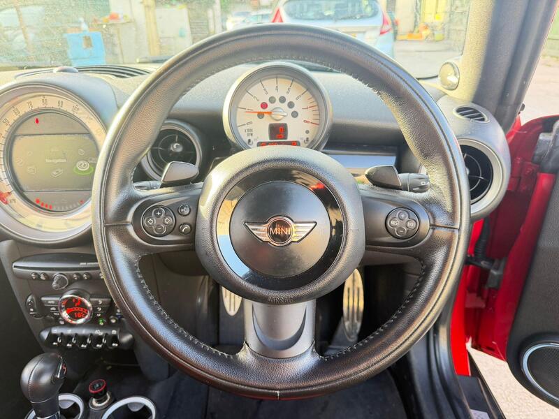 Mini MINI Convertible view 7