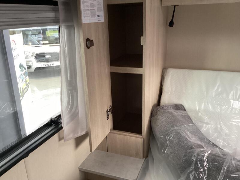 Auto-Trail Expedition C71 — image 21