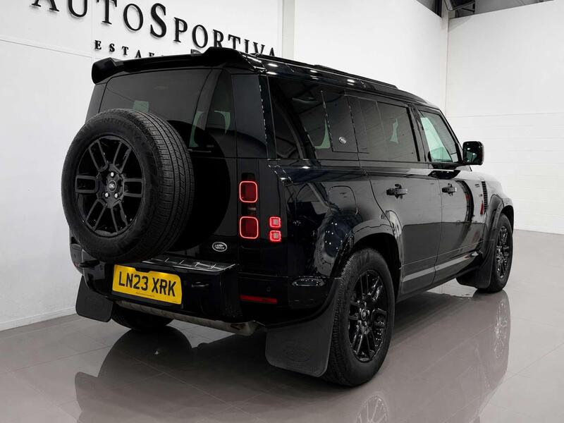 Land Rover Defender view 4