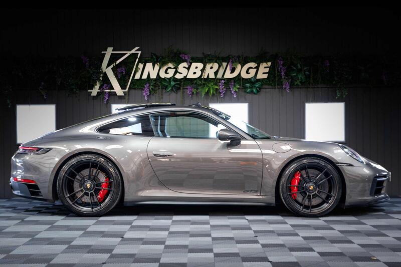Porsche 911 view 5