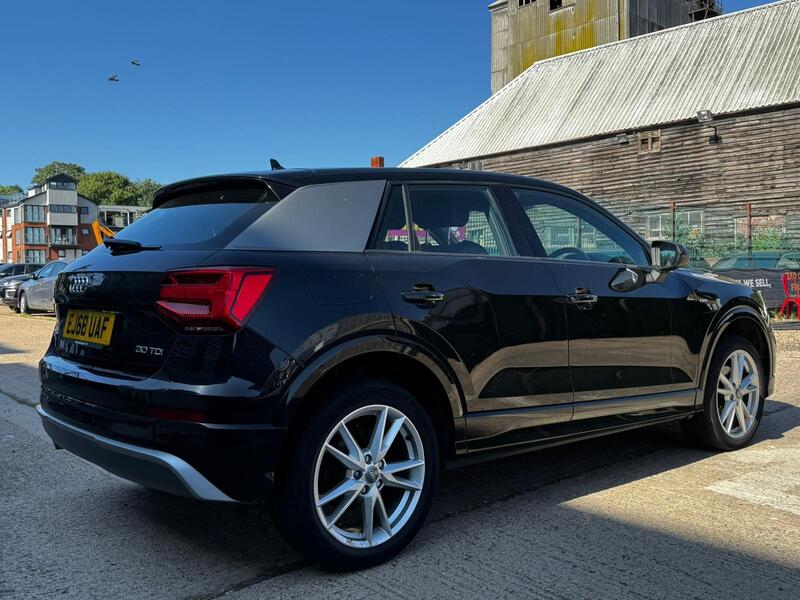 Audi Q2 view 3