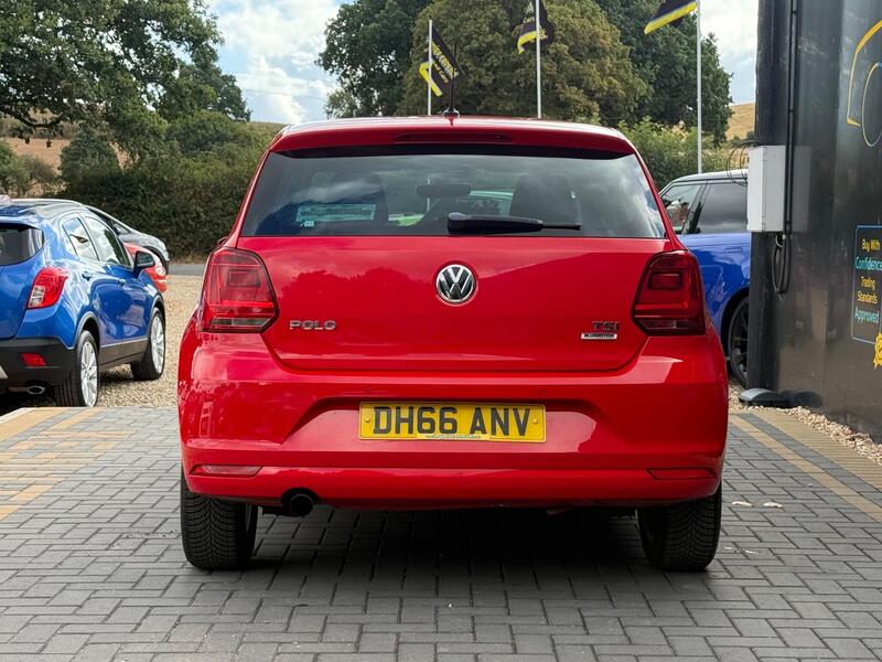 Volkswagen Polo view 4