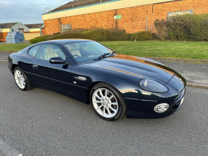 Aston Martin DB7 view 4