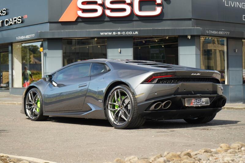 Lamborghini Huracan view 2