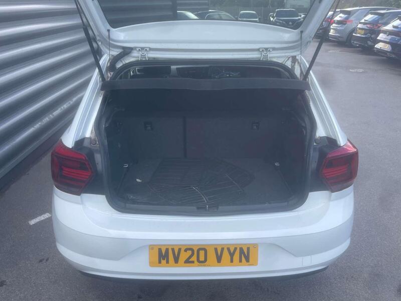 Volkswagen Polo view 2