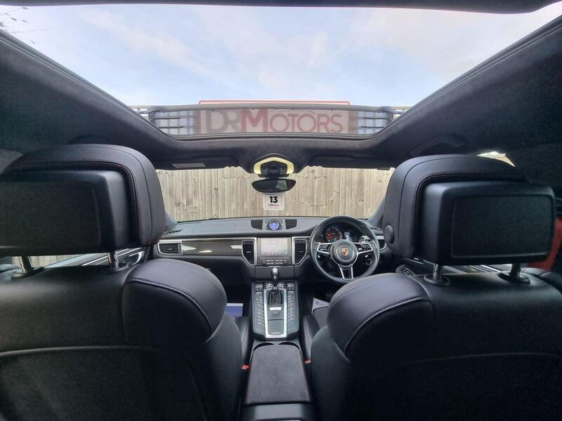 Porsche Macan view 5