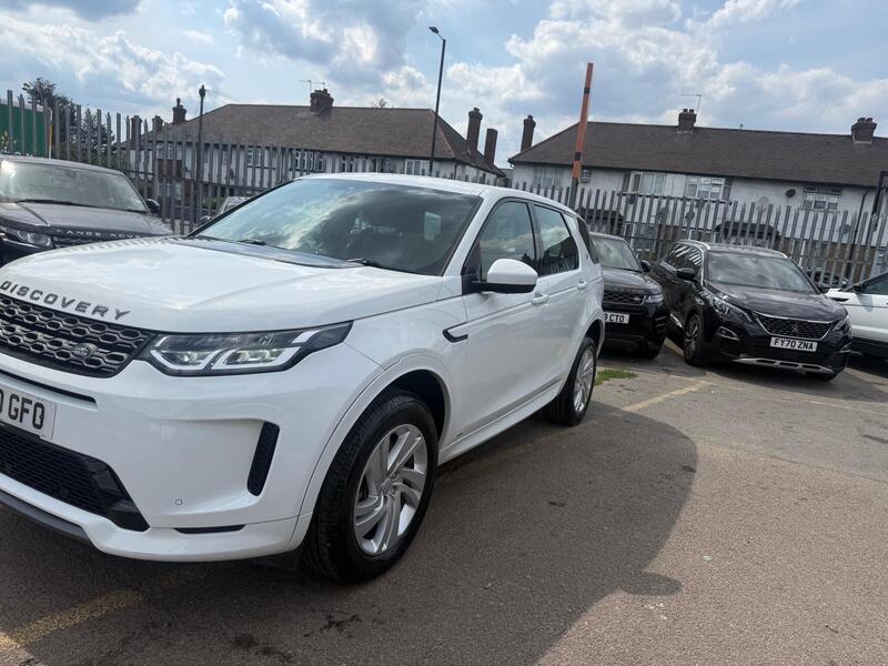 Land Rover Discovery Sport view 5