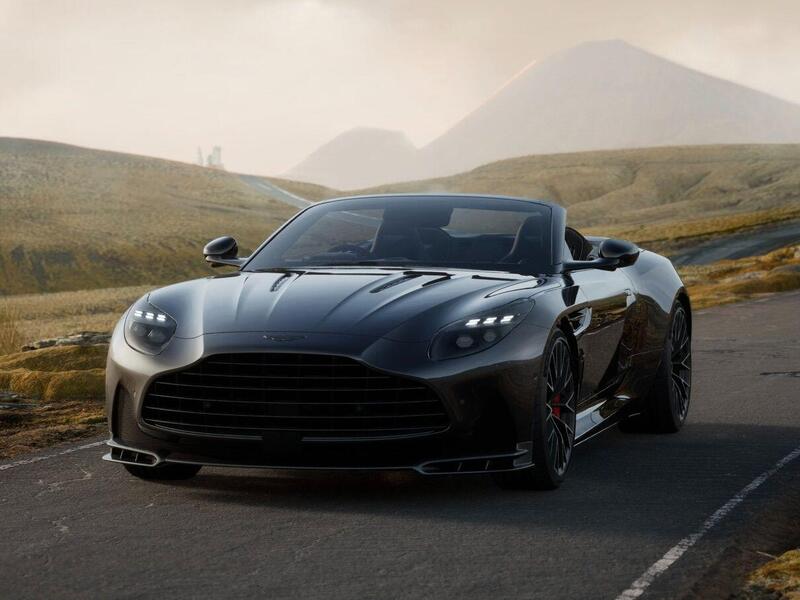 Aston Martin DB12 view 6