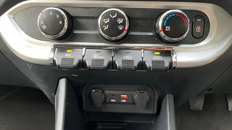 2016 Kia Rio — photo 25