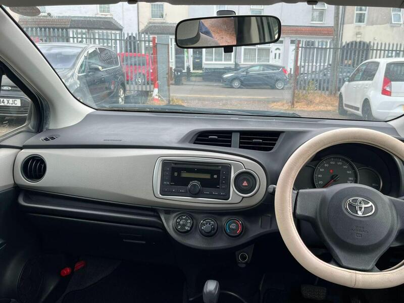 Toyota Yaris view 6