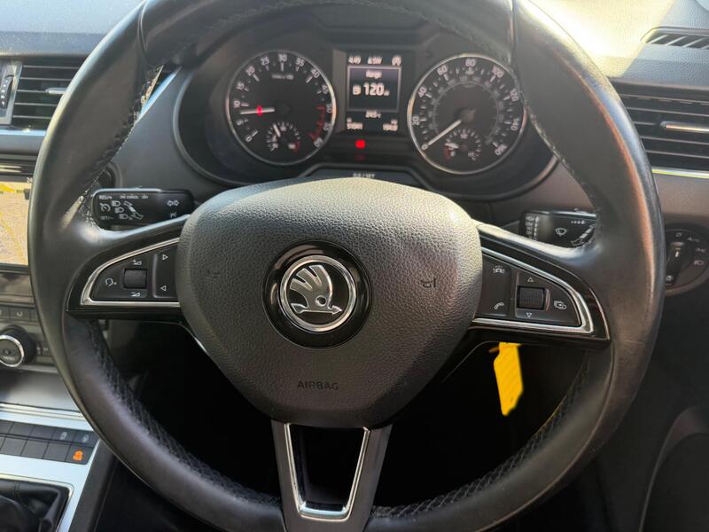 Skoda Octavia view 3