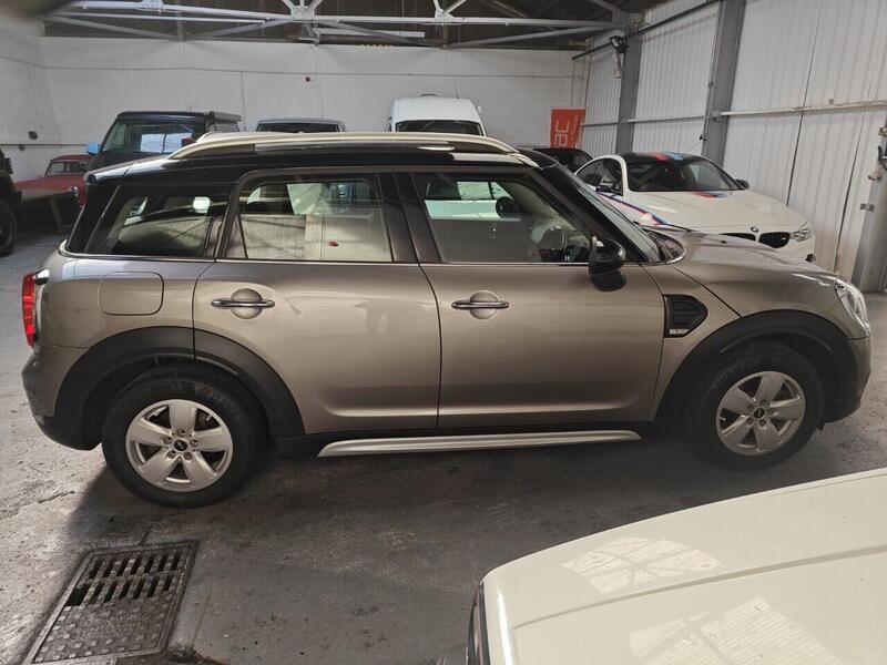 Mini Countryman view 5