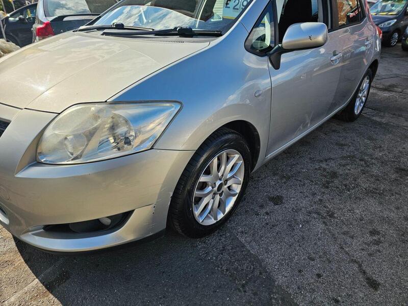 Toyota Auris view 5