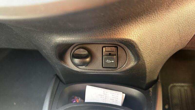 2015 Toyota Yaris — photo 22