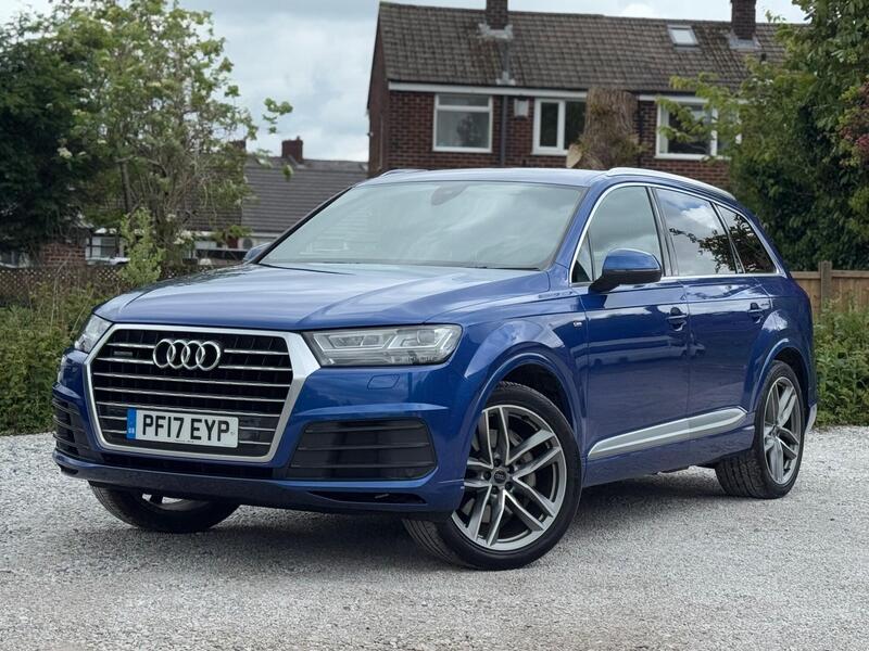 Audi Audi Q7 view 3
